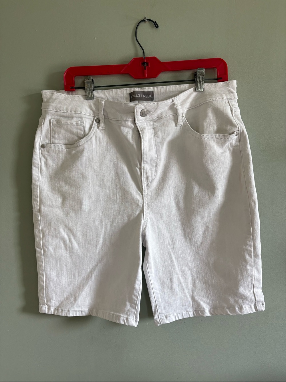 Falls Creek White Women’s Bermuda Shorts